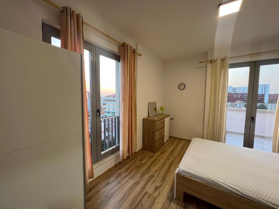 Thyamis Apartment *
